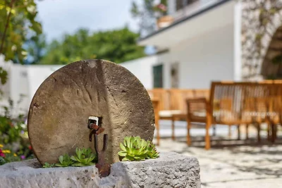 Ferienhaus mit Pool und Grill