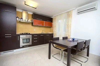 Ferienwohnung mit Terrasse und Grill