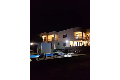 Ferienhaus mit 10 Schlafzimmern, Meerblick un