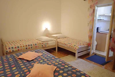 Ferienwohnung mit Terrasse und Klimaanage