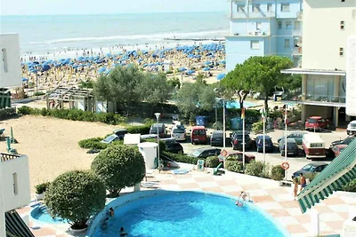 Ferienwohnung direkt am Strand mit Pool