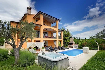 Villa mit Klimaanlage und Pool