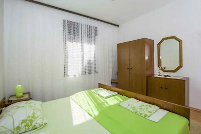 Apartment für vier Personen, nur 200 Meter vo