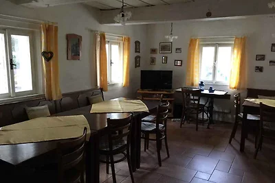 Ferienhaus stilvoll eingerichtet mit Kamin un
