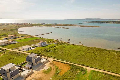 Luxuriöse Villa am Sandstrand von Privlaka