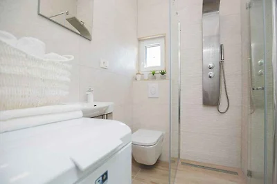 Ferienwohnung mit Terrasse, Meerblick