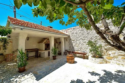 Komfortables Ferienhaus Lupe in Sukošan mit G