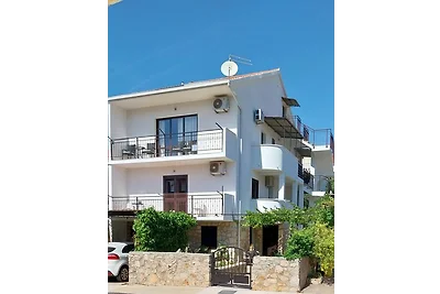 Ferienwohnung mit Klimaanlage und Balkon in S