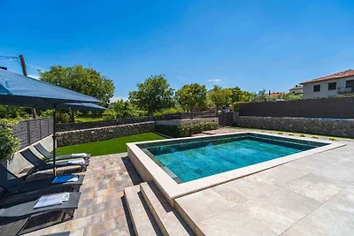 Villa Mit einem schönen Pool