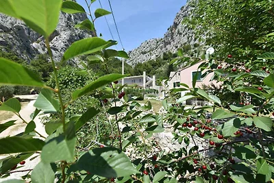 Charmante Ferienwohnung Petea in Omiš mit Bli
