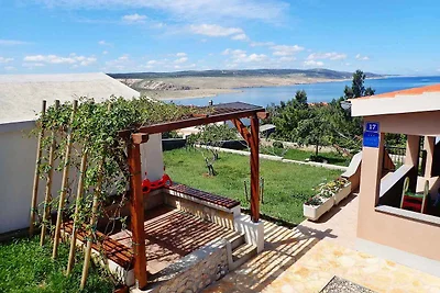Ferienwohnung mit Terrasse und Klimaanage