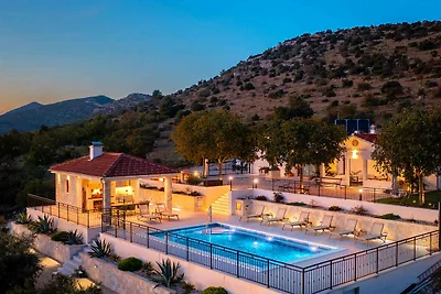 Ferienhaus mit Klimaanlage und Pool