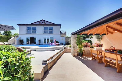 Villa mit Pool, Sauna und Jacuzzi