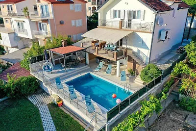 Ferienhaus mit Klimaanlage und Aussenpool