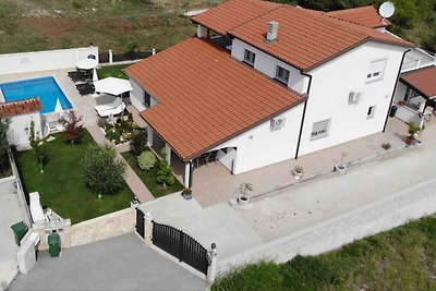 Ferienwohnung mit Terrasse und Pool