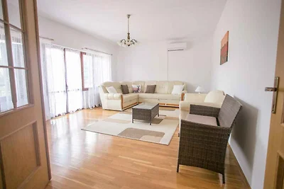 Villa mit Pool und Klimaanlage