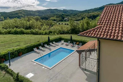 Villa mit Pool und Klimaanlage