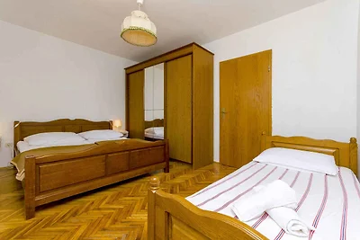 Ferienwohnung für 3 Personen in Razanj