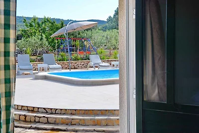 Villa mit Pool in abgeschiedener und ruhiger