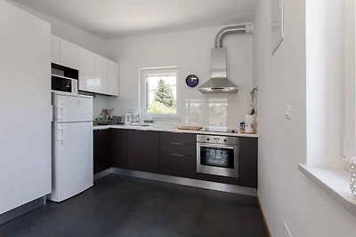 Ferienwohnung mit Klimaanlage und Pool, 200 m