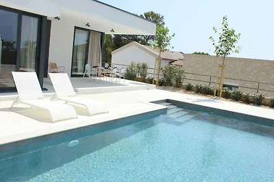 Ferienhaus mit Klimaanlage und Pool