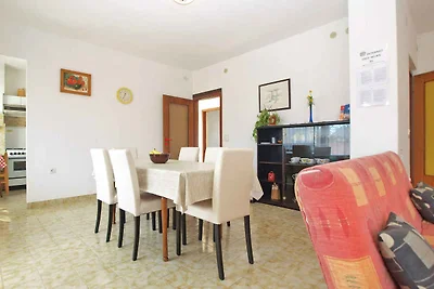 Ferienwohnung mit Terrasse und Klimaanlage