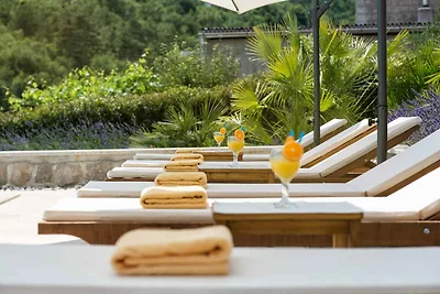 Ferienhaus mit Pool und Klimaanlage