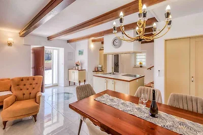 Villa mit Pool und Garten