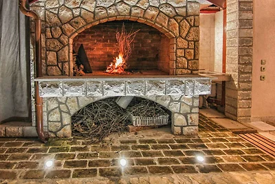 Ferienhaus mit Pool und Grill