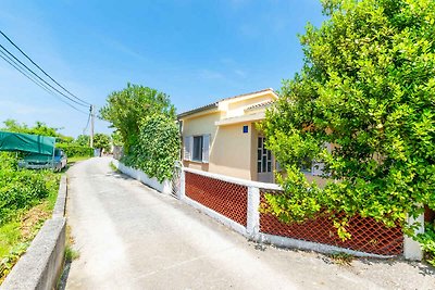 Ferienhaus mit Terrasse und Grill