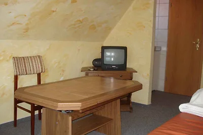 Ferienwohnung unter Schilfdach, nur 100 m zum