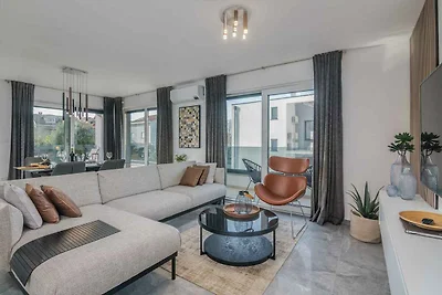 Ferienwohnung mit Terrasse und Klimaanage