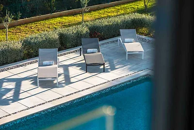 Villa mit Klimaanlage und Pool