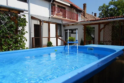 Ferienwohnung in Zentrumsnähe mit Pool und