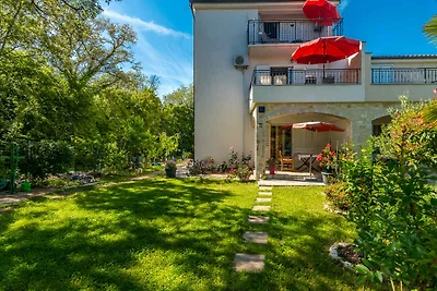 Ferienwohnung mit Klimaanlage und Grill, umge