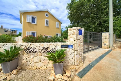 Ferienhaus ruhiger Ort mit Pool