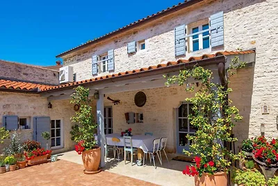 Villa mit Klimaanlage und Pool
