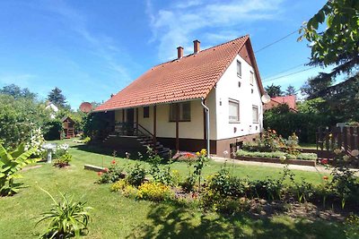 Ferienhaus mit WLAN und Kinderspielplatz