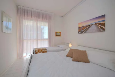 Ferienwohnung mit Klimaanlage und Balkon