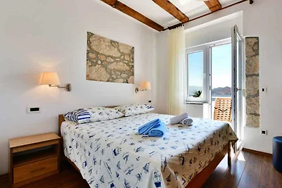 Ferienwohnung mit Balkon und Meerblick