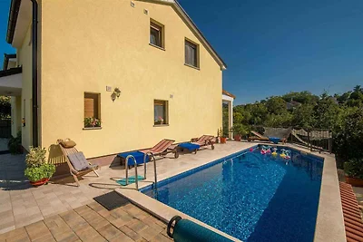 Villa mit Pool für 6 Personen
