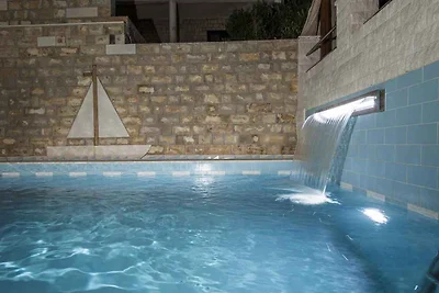 Villa mit Pool und Meerblick