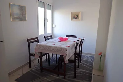 Ferienwohnung mit Terrasse und Klimaanage