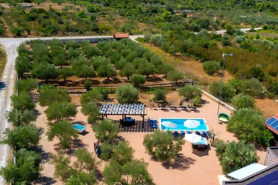 Idyllisches Ferienhaus zwischen Tribunj und