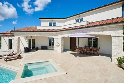 Villa mit Klimaanlage und Pool