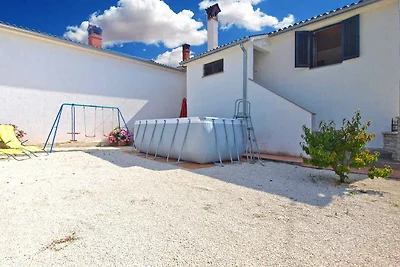 Ferienhaus mit Pool und Klimaanlage