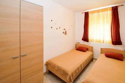 Ferienwohnung mit Terrasse und Klimaanlage
