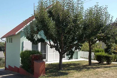 Ferienhaus mit grossem Garten, Gartenpavillon