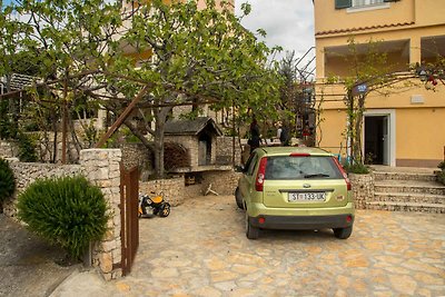 Ferienwohnung mit Terrasse und Grill