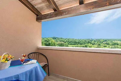Villa mit Swimmingpool und schönem Garten